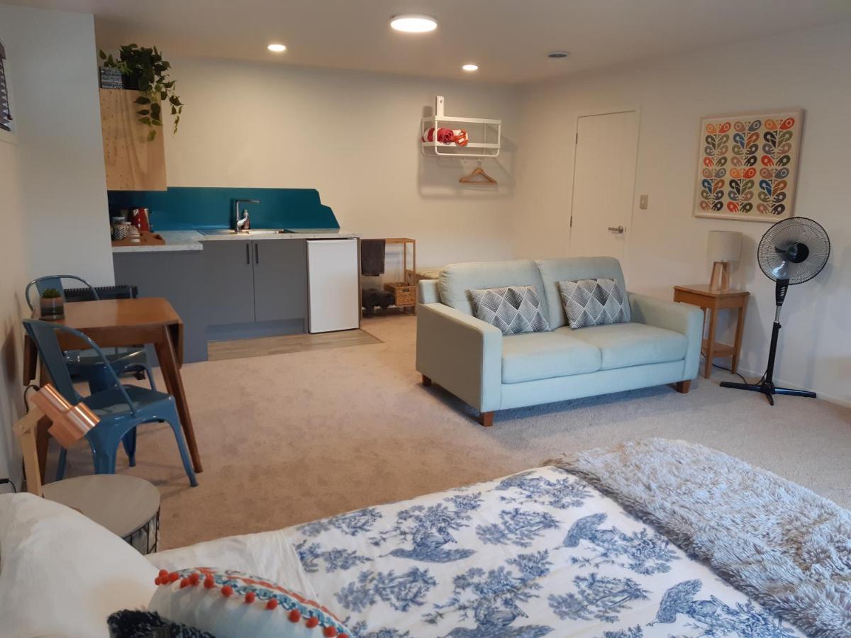 The End Lounge B&B Отороханга Екстериор снимка